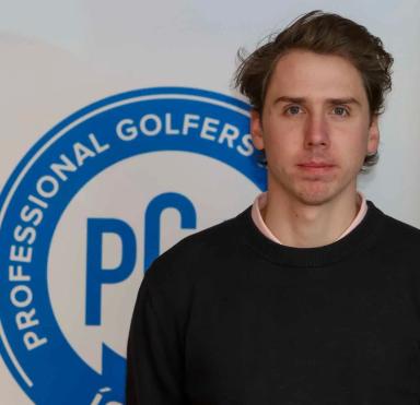 Viktor Páll Magnússon - Golfkennaranemi